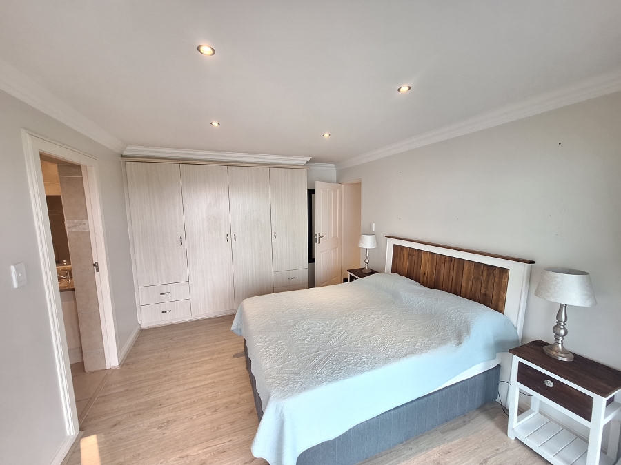 3 Bedroom Property for Sale in Wavecrest Eastern Cape